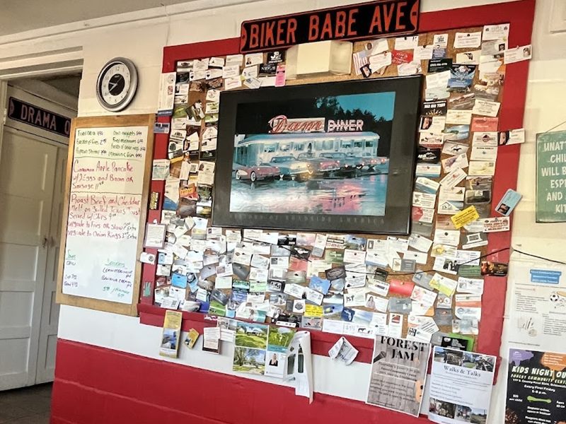 Duck's Dam Diner interior